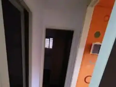 ALQUILER O VENTA APTA CRÉDITO HIPOTECARIO - Bella casa en lote propio de 3 amb con patio terraza quincho, parrilla 2 baños.