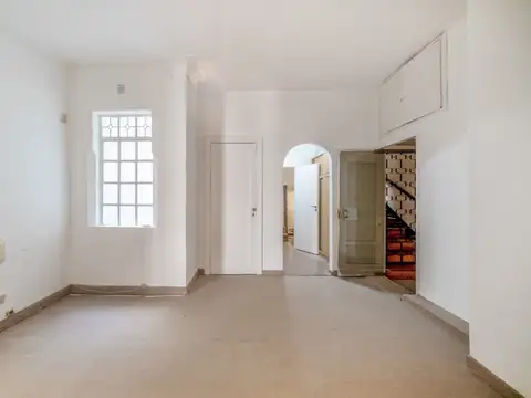 Arcos 2000, Piso 1