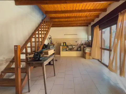Casa + Departamento en VENTA en Berisso con pileta