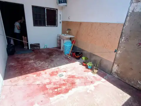 Depto Tipo Casa 2 ambientes con 1 baño