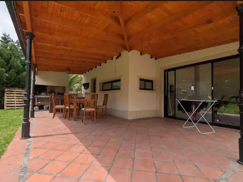 Las Casuarinas de Pilar -Hermosa Casa