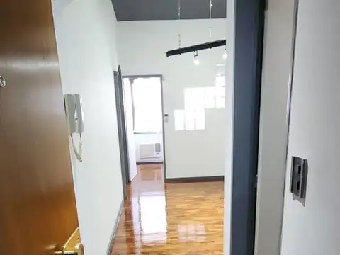 Oficina 3 ambientes con 2 baños
