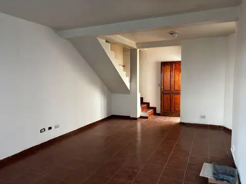 Depto Tipo Casa en Venta con 1 cocheras
