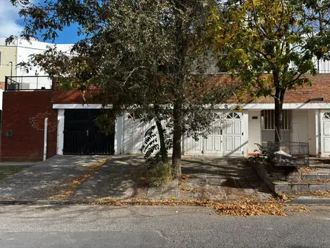 Dúplex en Venta en Barrio Santa Genoveva