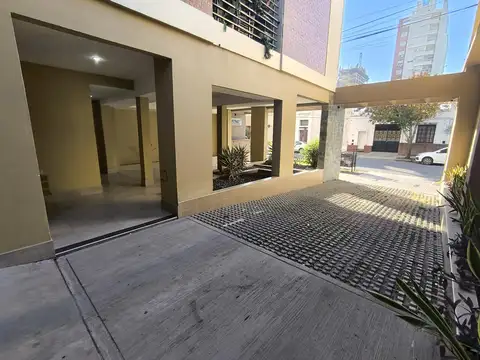 Cochera en Francia 1800, entre Moreno y Corrientes