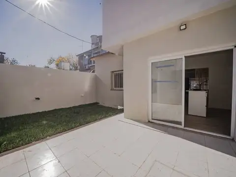 VENTA CASA 4 AMBIENTES VILLA ADELINA PERMUTA