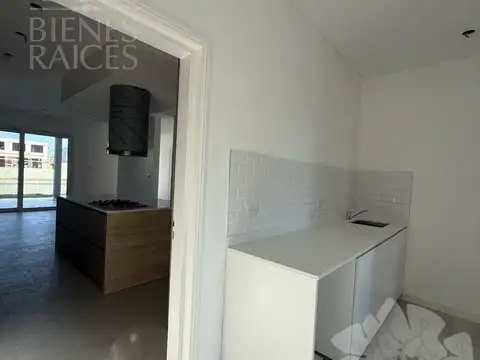 Casa en Alquiler de 4 dormitorios