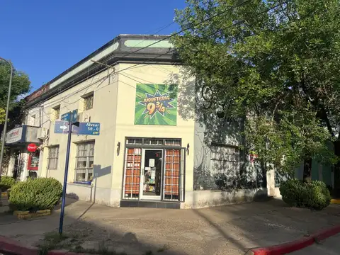 Local Comercial esquina San Martín y Alvear