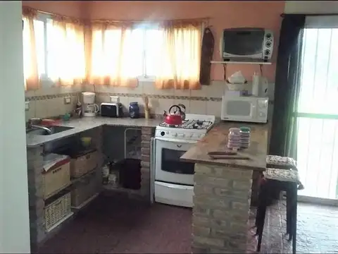 Casa 3 ambientes con 1 baño