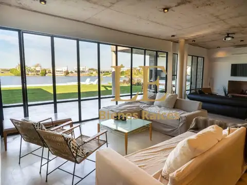 Casa en Venta al Este