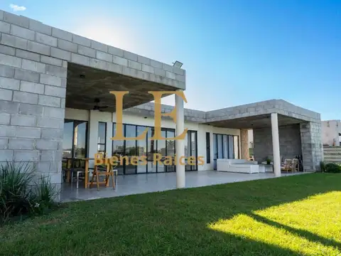 Casa en Venta en San Sebastian, USD 298.000