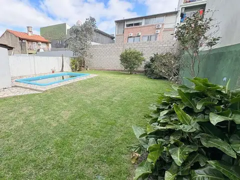 Casa 5 ambientes con 2 baños