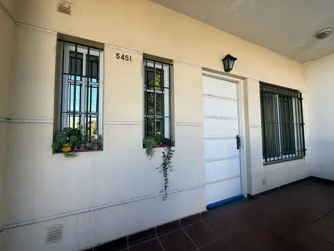 PH tipo casa - 2 Ambientes con COCINA SEPARADA! - Sin expensas