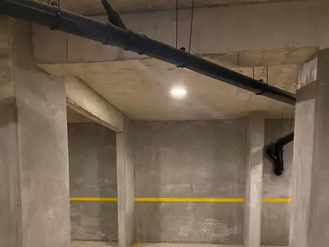 Cochera en Entre Ríos y Mendoza (Rosario Centro)