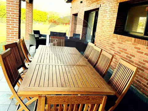 Casa en Venta con 3 cocheras