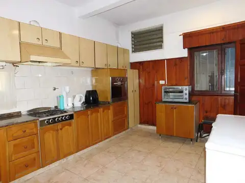 VENTA PH 3 AMB, LOCAL, TERRAZA, JARDÍN- HURLINGHAM