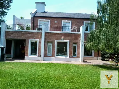 Casa en venta - 4 Dormitorios 4 Baños - General Pacheco