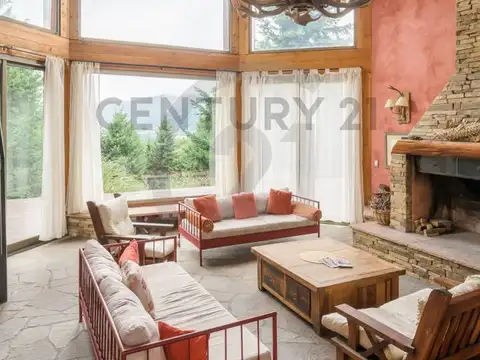 Casa 7 ambientes con 5 baños
