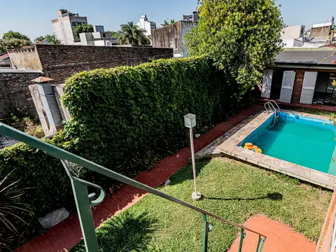 Casa en Venta 3 dormitorios más estudio en La Loma -28 entre 39 y 40 - LA PLATA