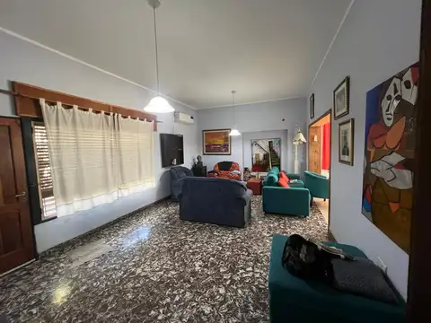 Casa en Venta en Alto Alberdi, USD 160.000