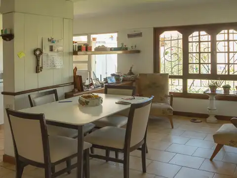 Casa 5 ambientes con 1 baño