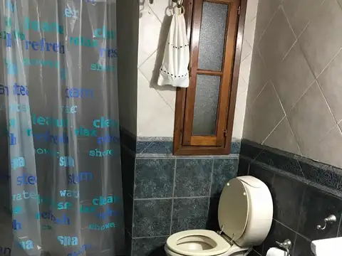 Casa 5 ambientes con 2 baños