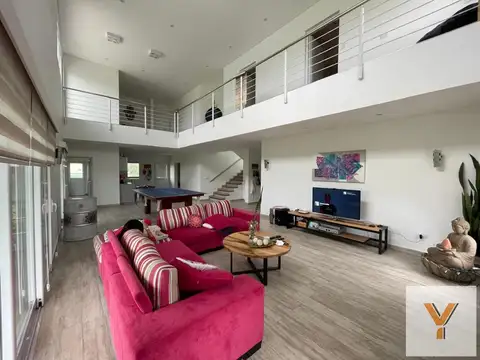 Casa en venta - 4 Dormitorios 3 Baños - San Vicente