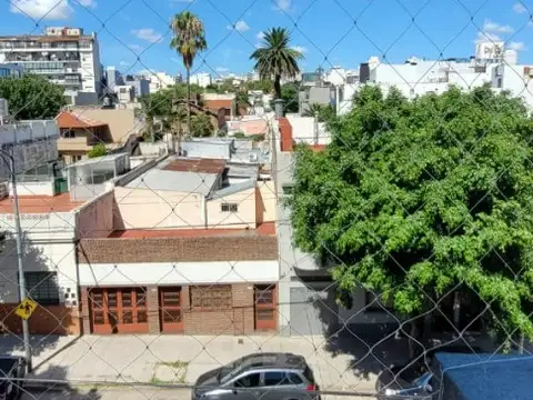 Monoambiente en alquiler con cochera fija - Villa Urquiza