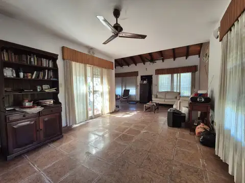 Casa 3 dormitorios a metros de Av España, asfalto, Barranqueras