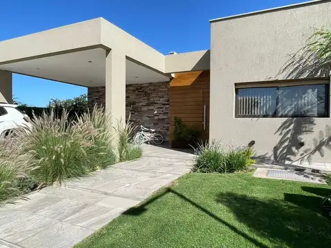 VENTA CASA LAS RETAMAS MENDOZA