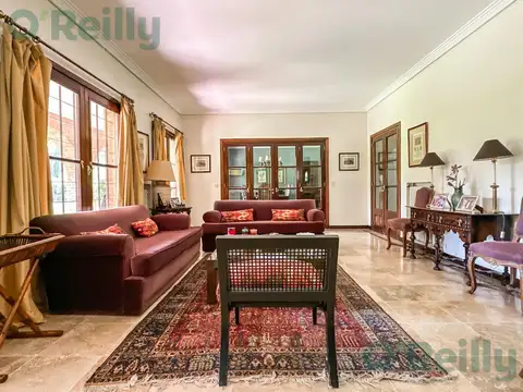Casa en Venta con 2 cocheras
