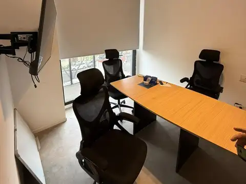 Oficina en Alquiler con 1 cochera