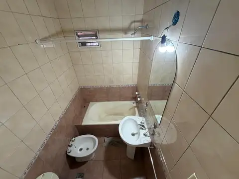 Casa 2 ambientes con 1 baño
