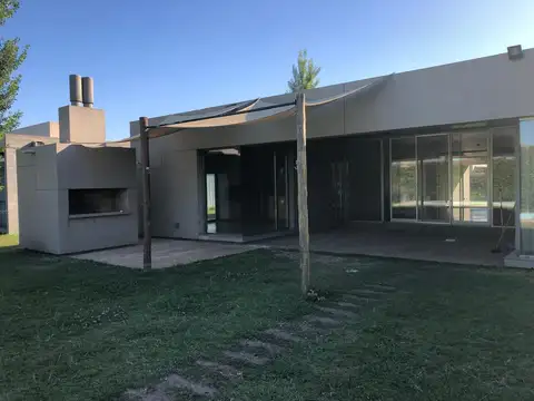 Casa en Alquiler en San Sebastian, USD 2.700