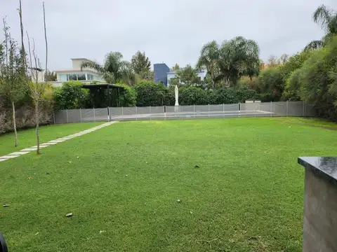 CASA EN VENTA PUERTO ROLDAN