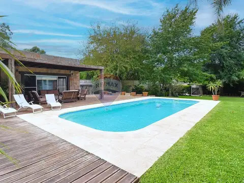 Casa en Alquiler con 5 cocheras