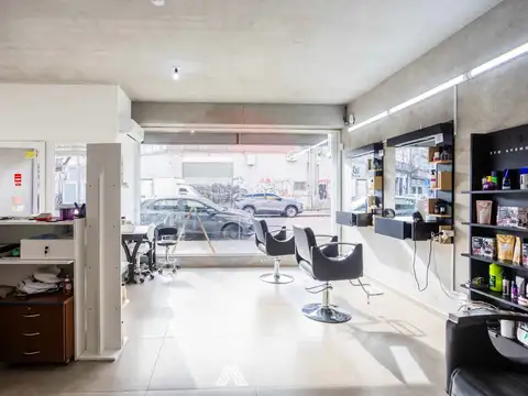 VENTA LOCAL COMERCIAL CON RENTA 6,5% TRES CRUCES