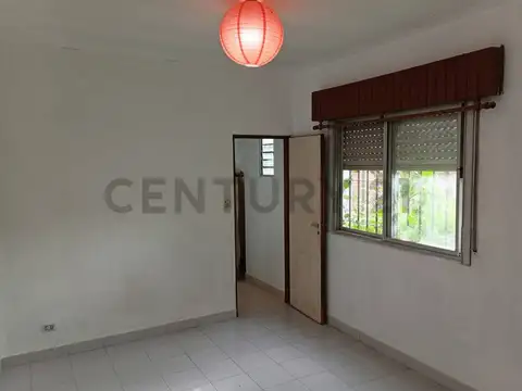Casa 7 ambientes con 4 baños