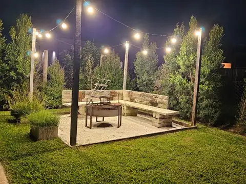 Casa 4 ambientes con 2 baños