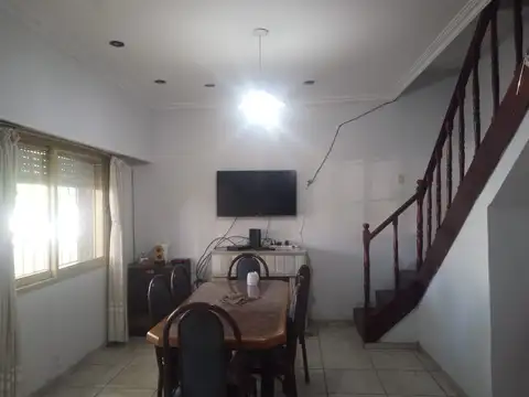 Casa 3 ambientes con 2 baños