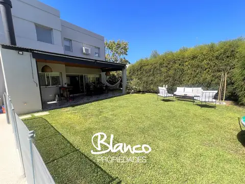 Casa  en Venta en Los Robles, La Cañada de Pilar, Pilar