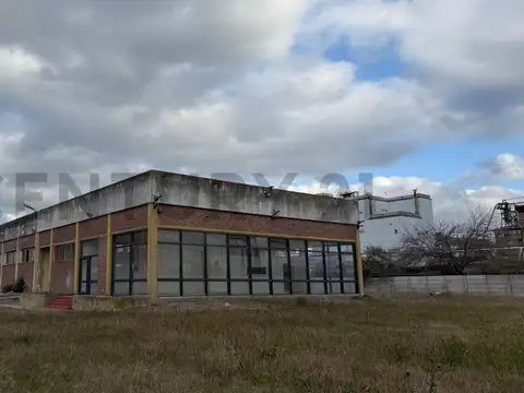 LOTE GALPON INDUSTRIAL EN ALQUILER EN LA PLATA