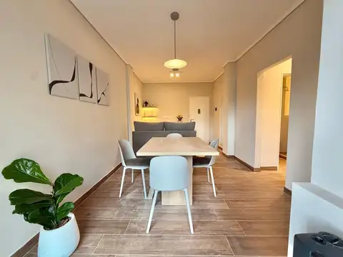 Departamento en VENTA, 2 ambientes a la calle. Zona Torreon