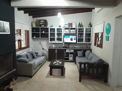 Casa 4 ambientes con 3 baños