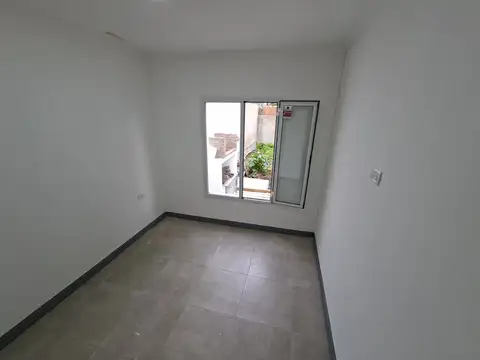 Depto Tipo Casa en Alquiler con 1 cocheras