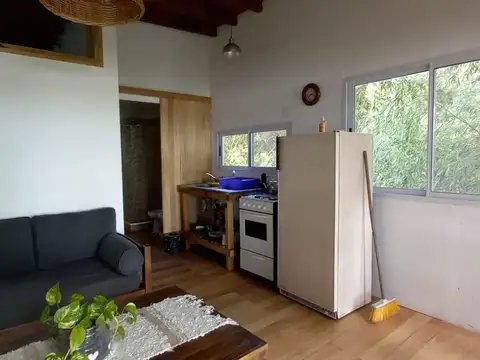 Casa 2 ambientes con 1 baño