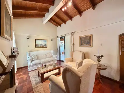 Casa 7 ambientes con 3 baños