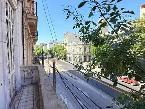 Avenida Almirante Brown 900