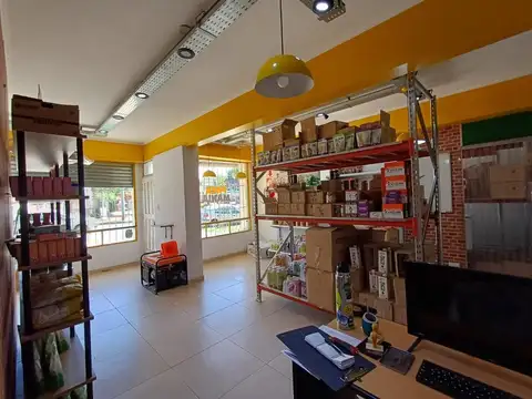 VENTA CASA CON LOCAL COMERCIAL EN BARRIO BELGRANO