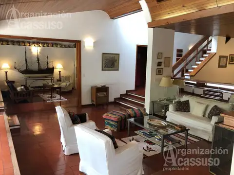Casa en Venta en Acassuso Libertador  /  Solis, USD 800.000